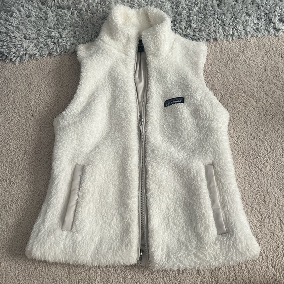 Patagonia Jackets & Blazers - Patagonia Women’s White Fleece Vest